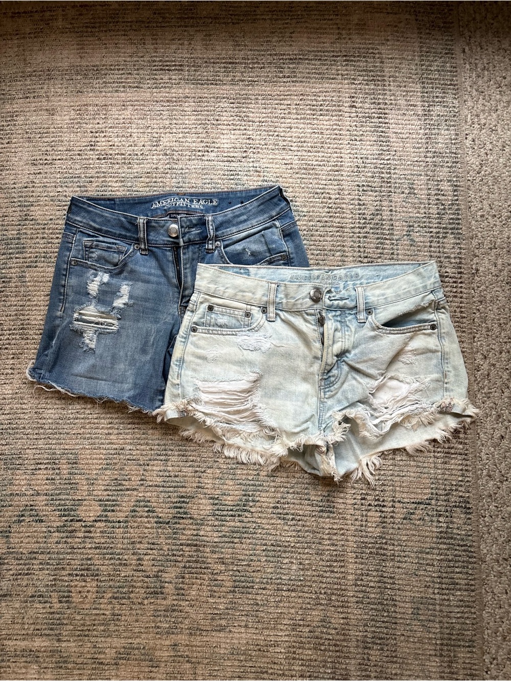 Bundle! 2 American Eagle size 2 shorts